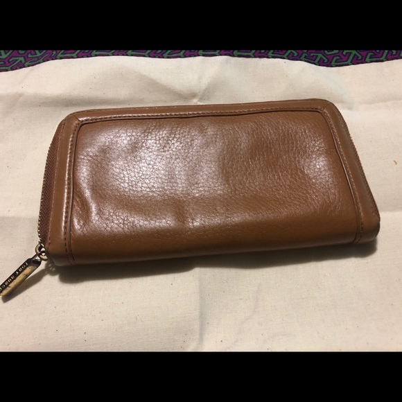 Tory Burch Amanda Continental Wallet - Picture 2 of 5